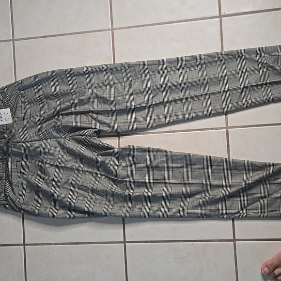 Zara Men's Black and White Checkered Dress Pants - Picture 5 of 7